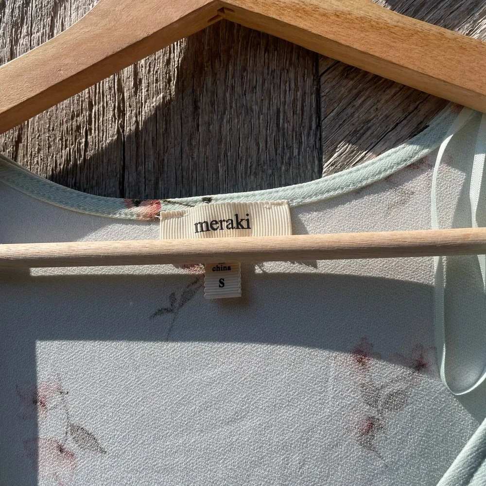 NWT Floral Blouse - Picture 6 of 6